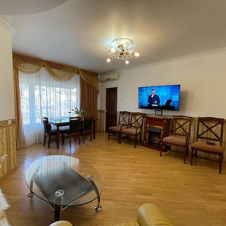 Gusarskiy Hotel And Apartment Kiev Eksteriør bilde