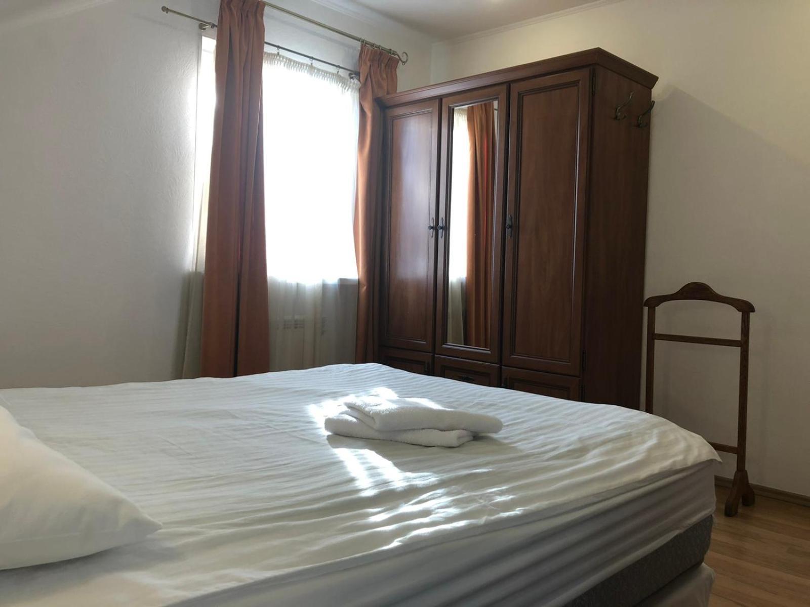 Gusarskiy Hotel And Apartment Kiev Eksteriør bilde